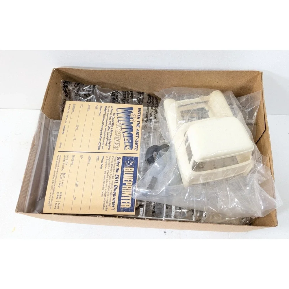 1955 Chevrolet Cameo Pickup 1/25 AMT ERTL Model Kit NEW Unbuild some Box Wear